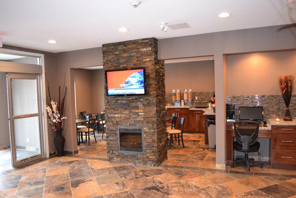 Western Star Inn And Suites Carlyle Zewnętrze zdjęcie